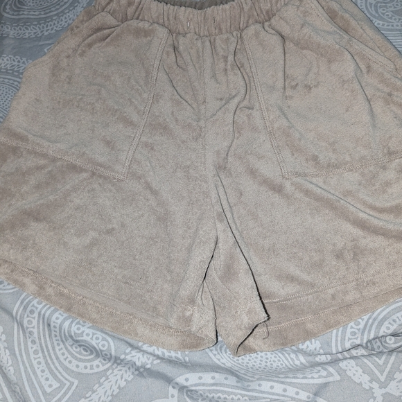 Zenana Outfitters Beige Athletic Shorts - Picture 1 of 2